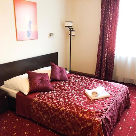Hotel Korona Rzeszów Esterno foto
