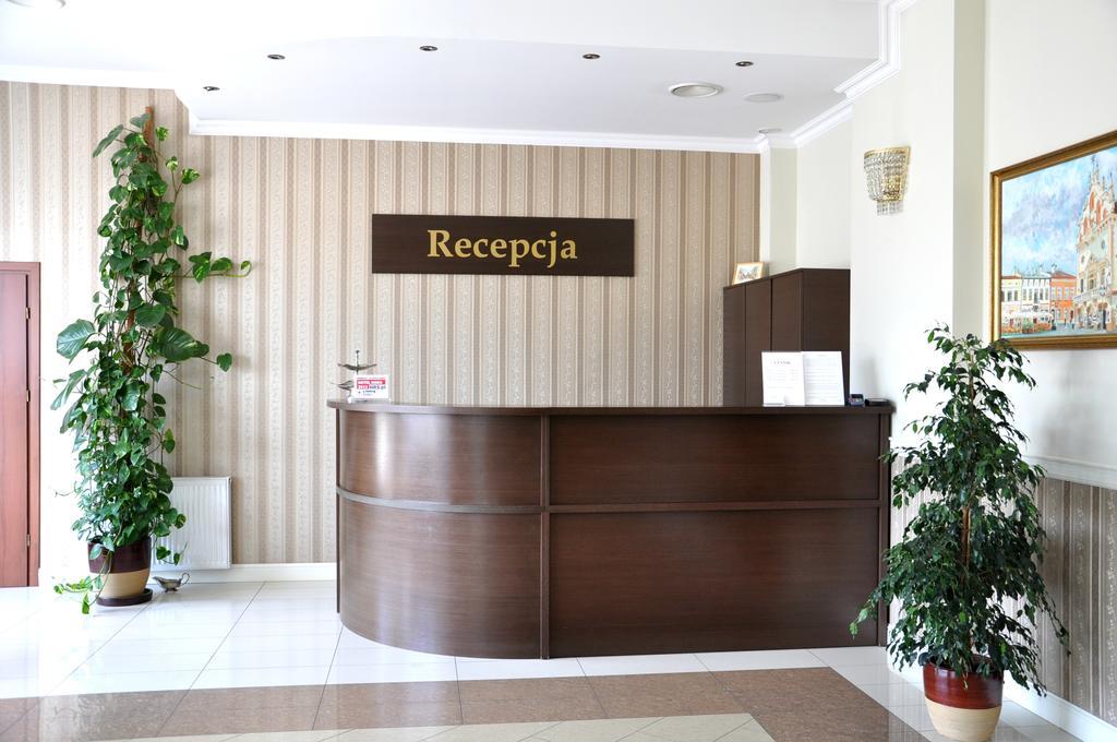 Hotel Korona Rzeszów Esterno foto