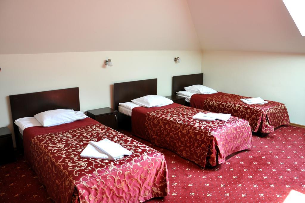Hotel Korona Rzeszów Esterno foto