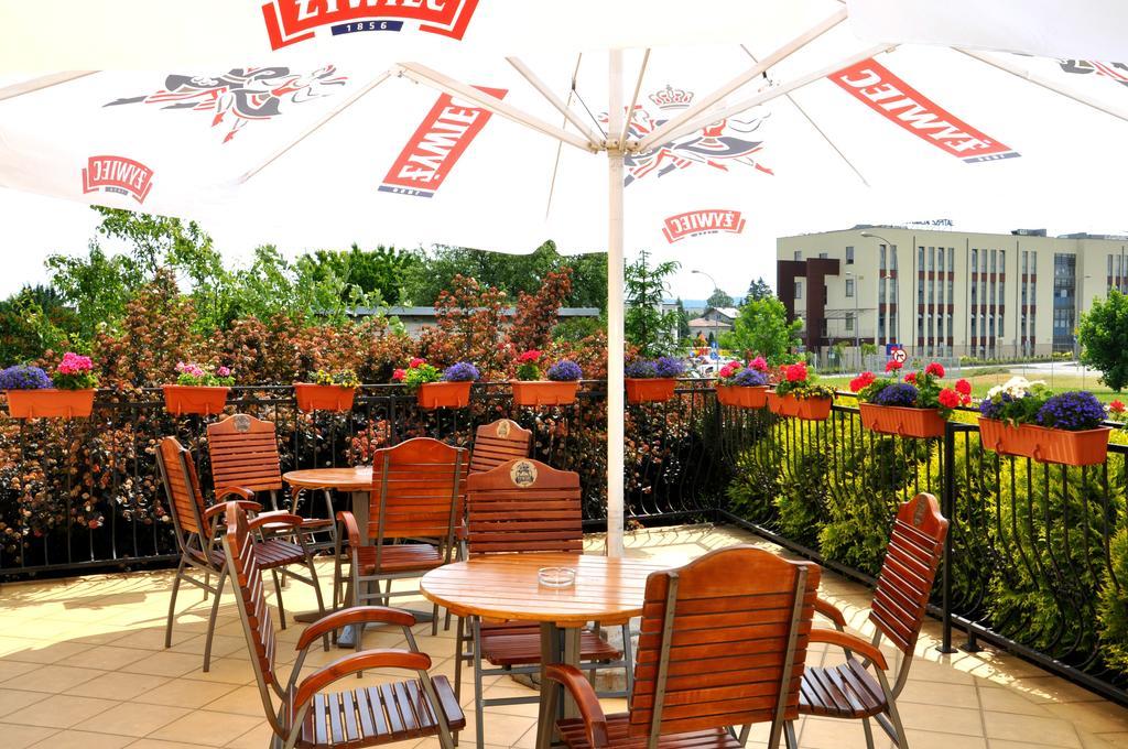 Hotel Korona Rzeszów Esterno foto