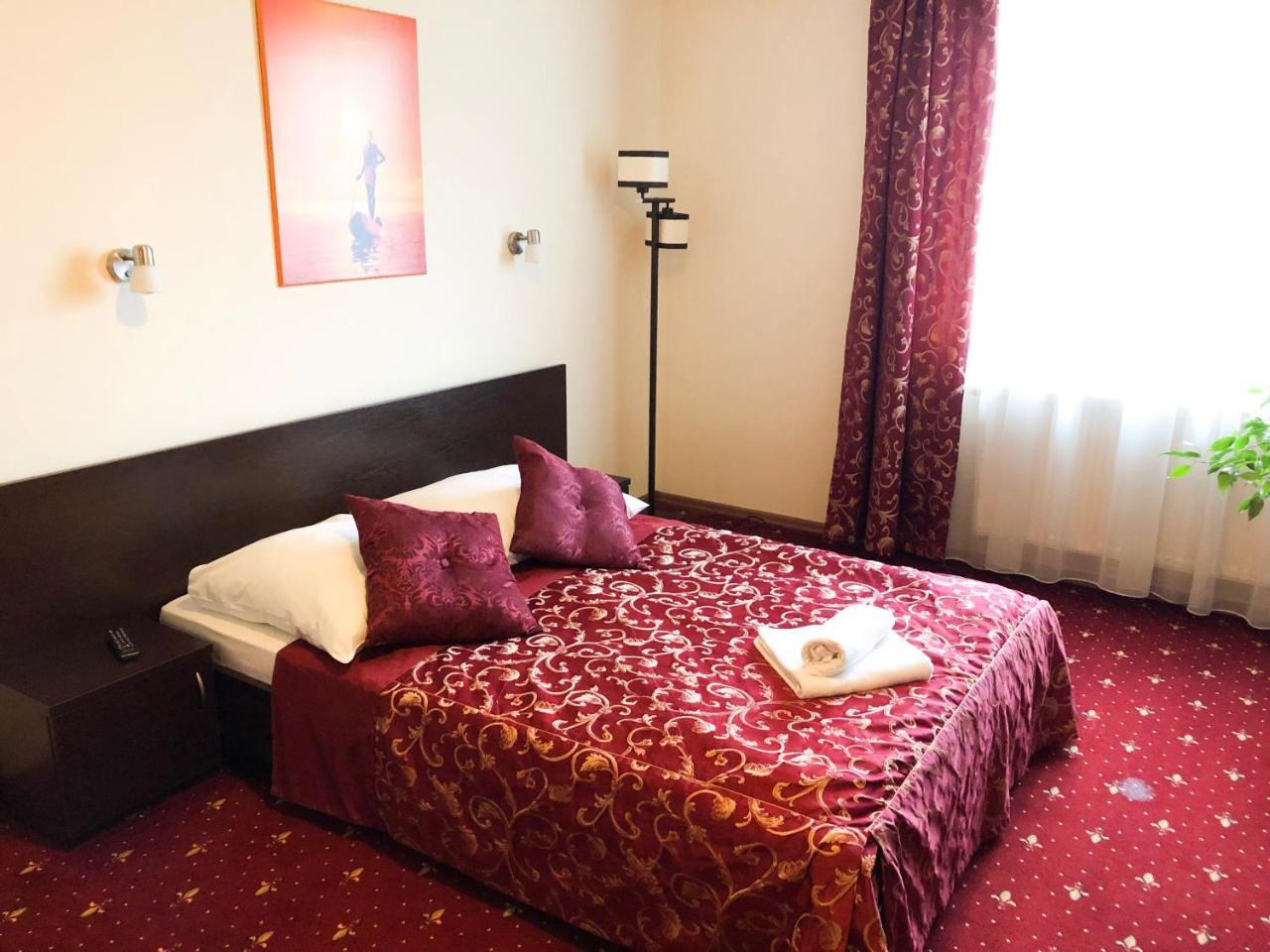 Hotel Korona Rzeszów Esterno foto
